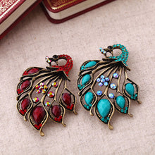 Load image into Gallery viewer, Peeking Peacock Brooch
