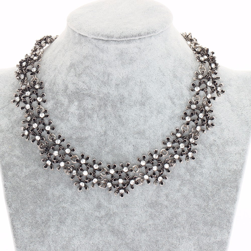 Flower Necklace, 2 Colors